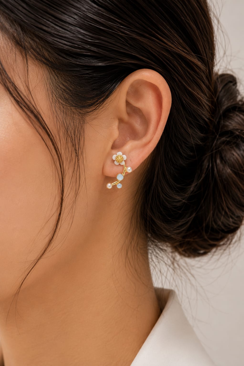 Daisy Flower Pearl Stud Earrings