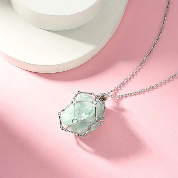 NovaStone - Set of 5 crystals and necklace